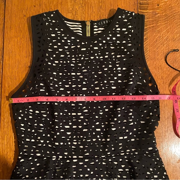 Clarte Cocktail Dress Black Laser Cut Mesh Striped Neiman Marcus Size M - Picture 10 of 12